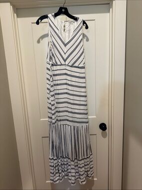 DAVI & DANI Navy and White Striped Sleeveless Maxi Dress